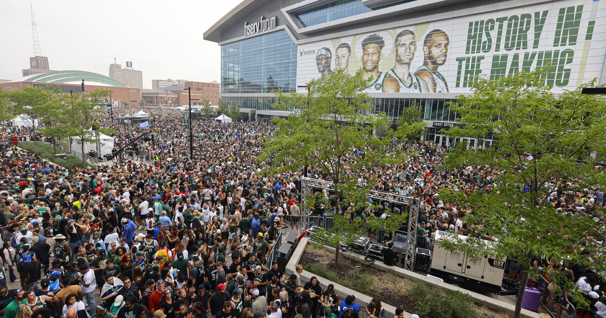 Nearly 500 COVID-19 cases linked to Milwaukee Bucks' Deer District after NBA Finals celebration