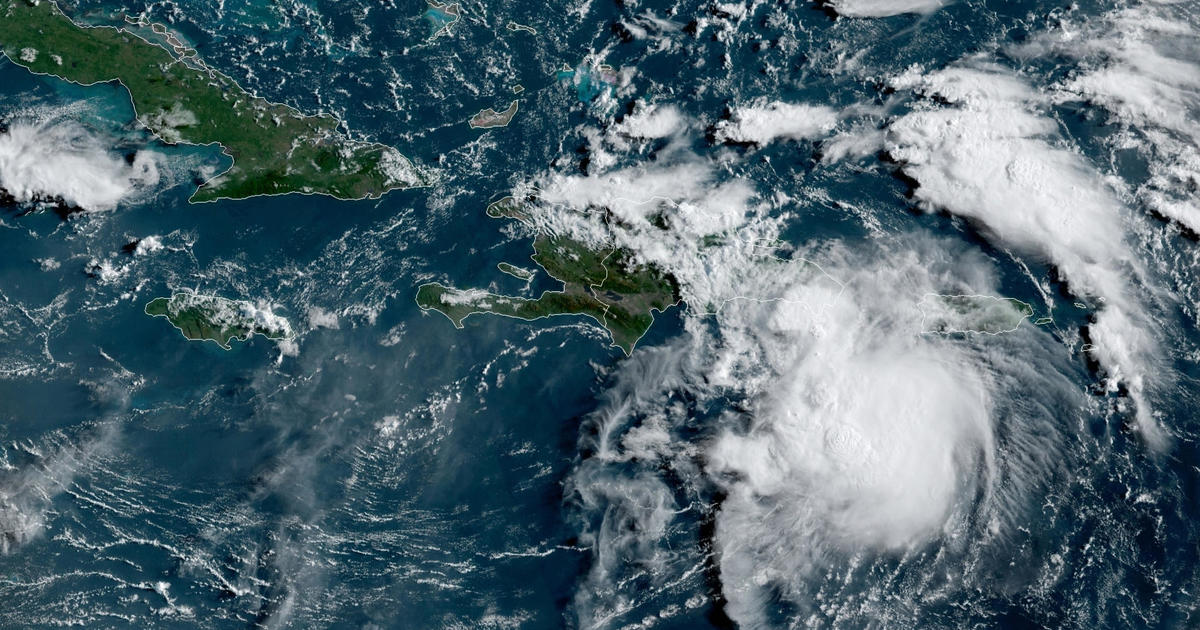 Tropinė audra Fredas nusileidžia Dominikos Respublikoje ir vėliau šią savaitę gali pasiekti Floridą