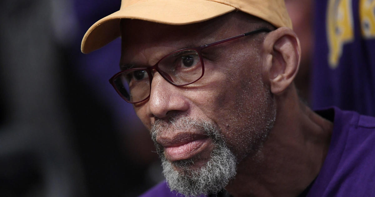 Kareem Abdul-Jabbar says NBA players who refuse the COVID vaccine should be "disciplined"