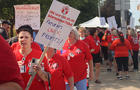 20210902enews-healthcare-workers-picket-600.jpg 