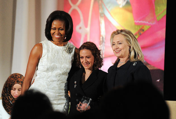 US First Lady Michelle Obama (L) and Sec 