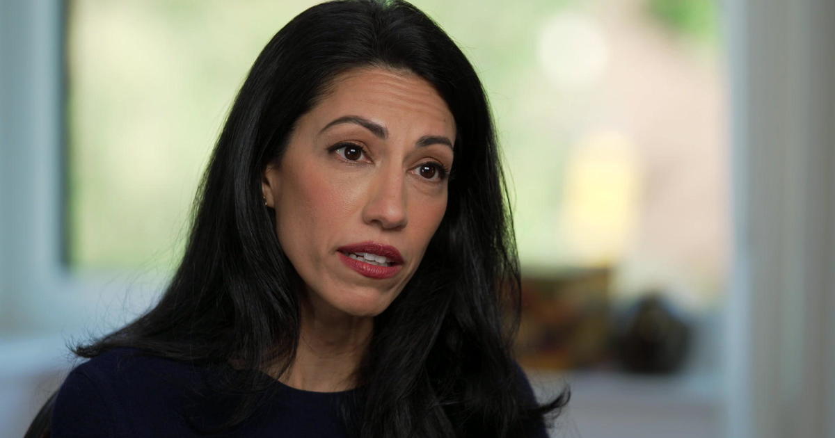 Huma Abedin: Hillary Clinton stayed with her husband because it was "right for herself, her family and her country"