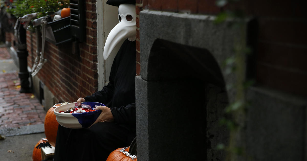Americans plan to hand out treats this Halloween - CBS News poll