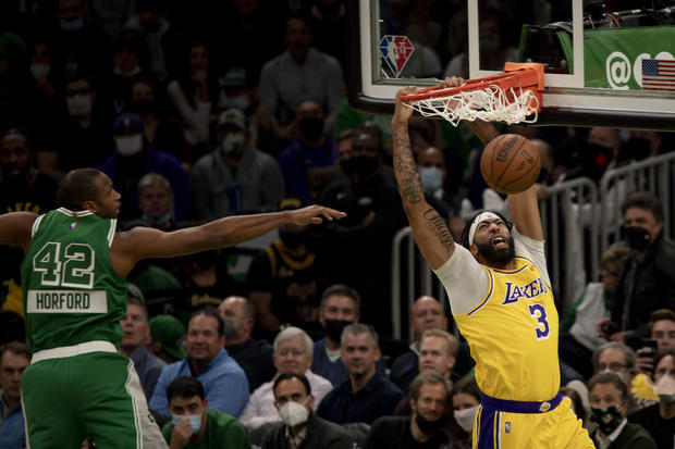 Los Angeles Lakers v Boston Celtics 