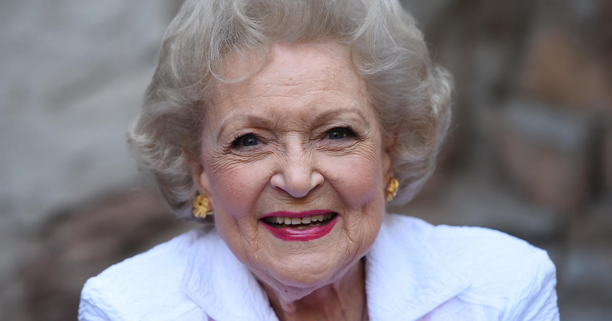 “Our national treasure”: Friends and former co-stars react to Betty White’s death