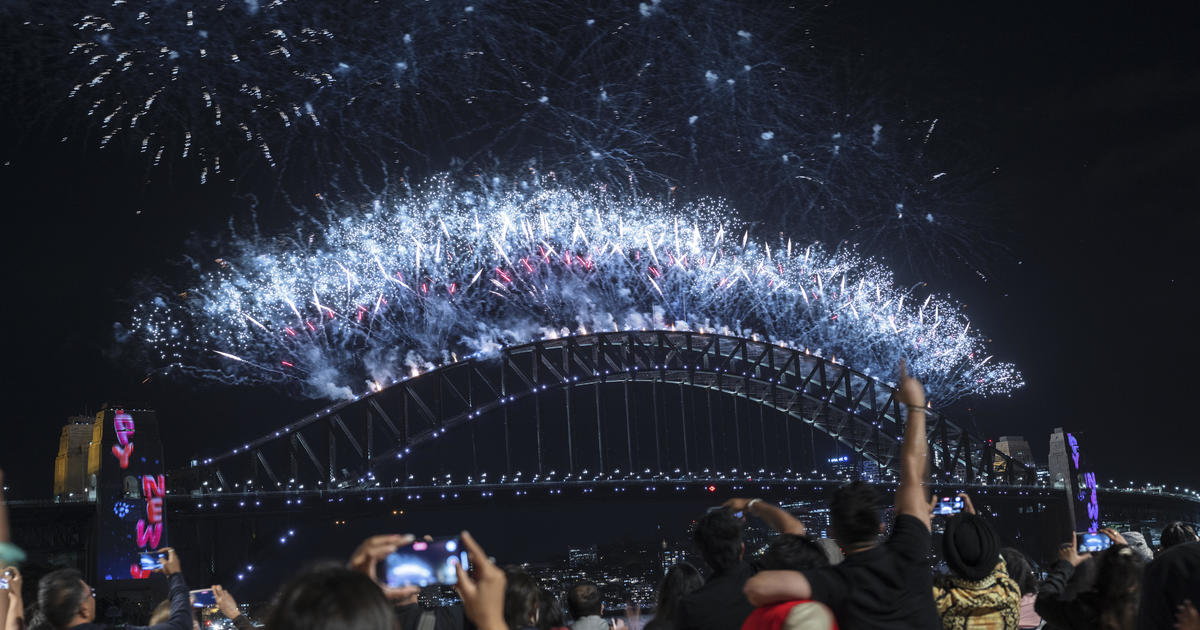 Live updates: The world welcomes 2022 with muted celebrations as COVID-19 cases surge