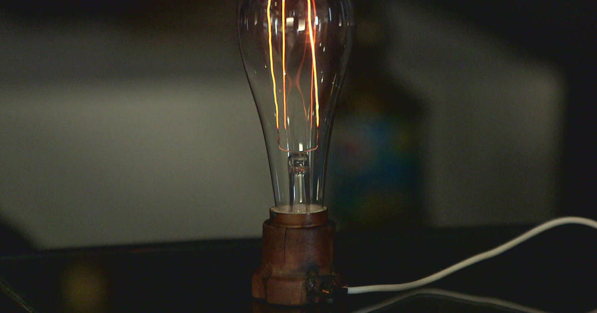 Light bulb collectors: An illuminating hobby