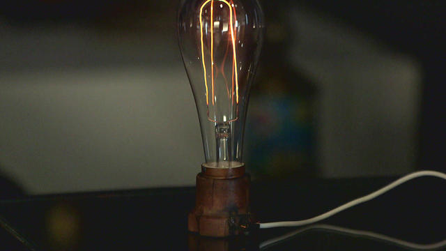 antique-light-bulb-a-1280.jpg 