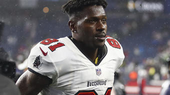 Antonio Brown on fallout with the Bucs: "I never had a mental health diagnosis" 