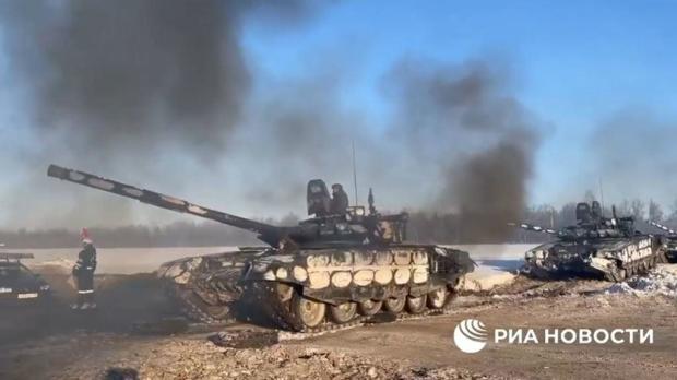 russia-tanks-exercises-mod-feb-2022.jpg 