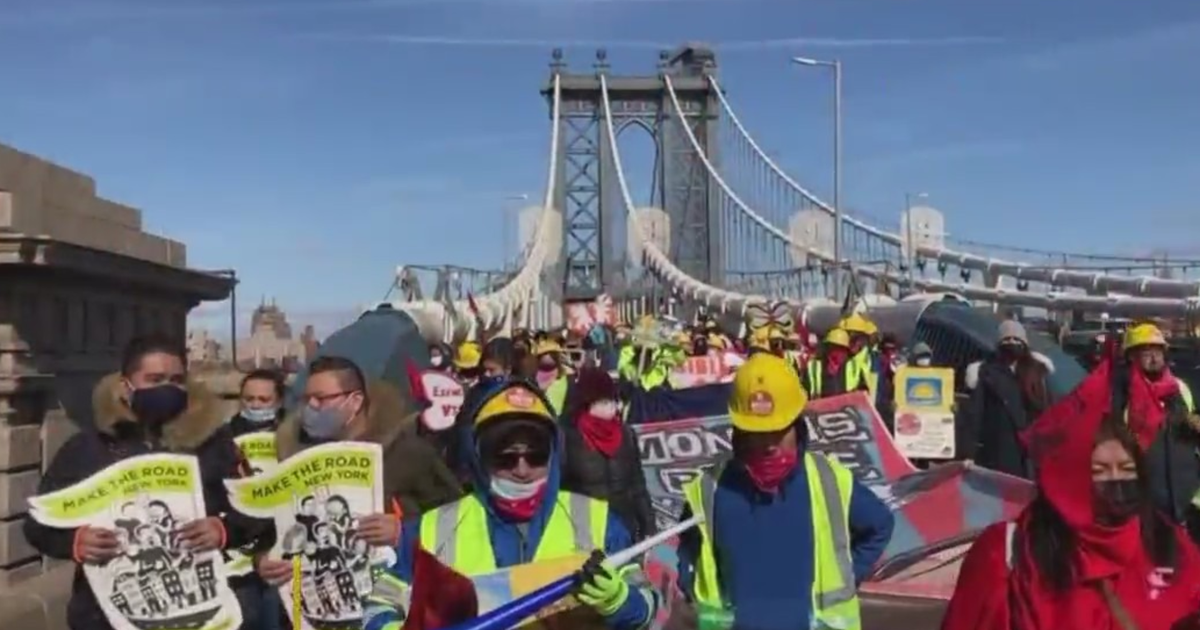 Protesters march across Brooklyn, Manhattan bridges, call for more pandemic relief for excluded workers - Vimarsana News