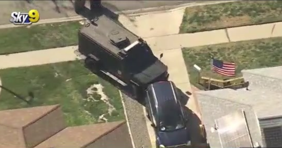 Police Take Woman Into Custody After Barricade Situation Long Beach