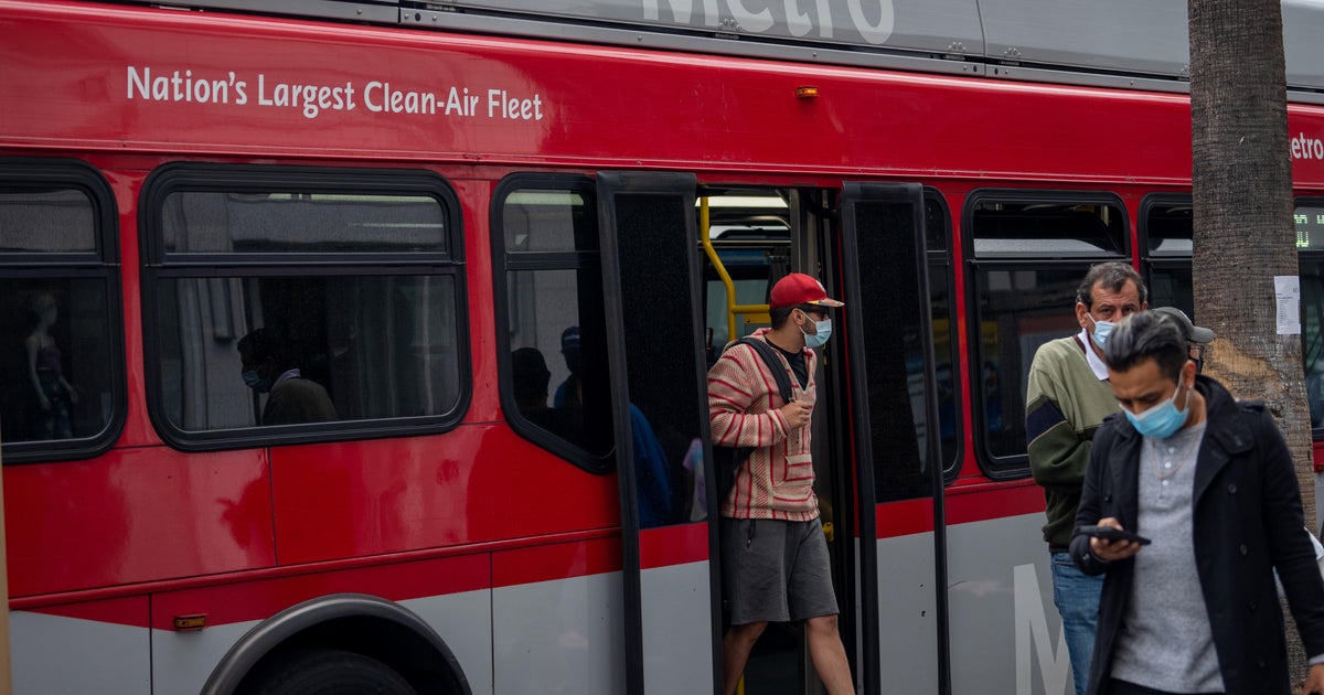 LADOT to begin citing vehicles that block bus lanes CBS