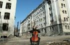 cbsn-fusion-ukrainian-cellist-performs-in-front-of-bombed-building-thumbnail-934037-640x360.jpg 