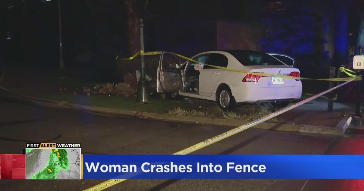 27-year-old woman dies after losing control of car, crashing into fence ...