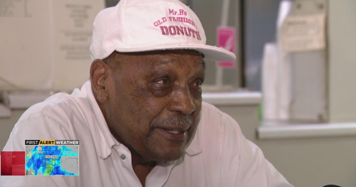 83-year-old donut shop owner has been baking the 'Old Fashioned' way for decades in Roseland - Vimarsana News