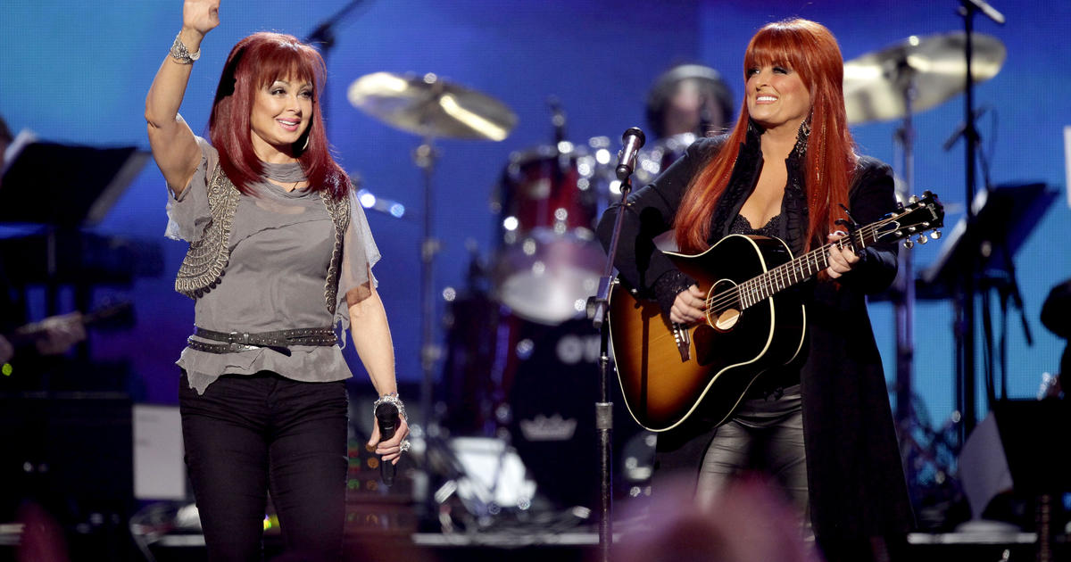 The Judds join Country Music Hall of Fame one day after Naomi Judd’s unexpected death