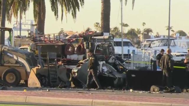 Three killed in wreck on PCH in Newport Beach 