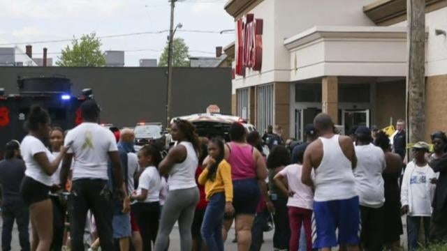 cbsn-fusion-10-dead-buffalo-ny-supermarket-mass-shooting-thumbnail-1010778-640x360.jpg 