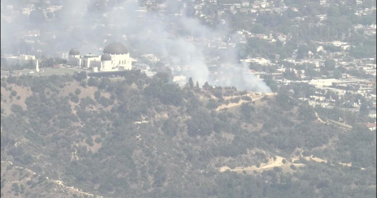 Brush fire which broke out near Griffith Observatory contained by LAFD