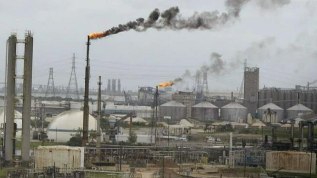 cbsn-fusion-oil-refineries-up-processing-activity-to-highest-levels-since-pandemic-began-thumbnail-1030354-640x360.jpg 