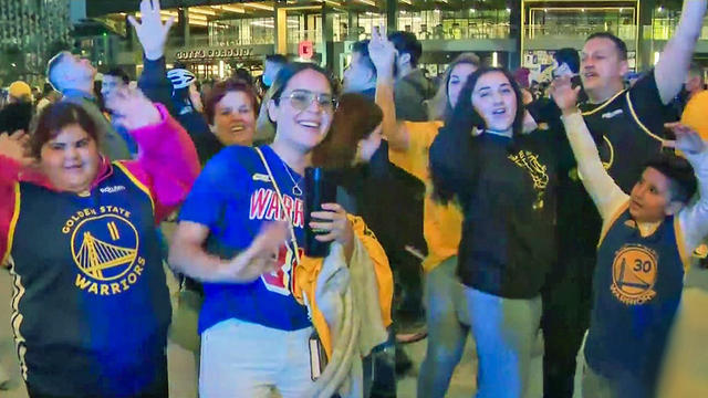 Warriors Fans Cheer Team at Thrive City 