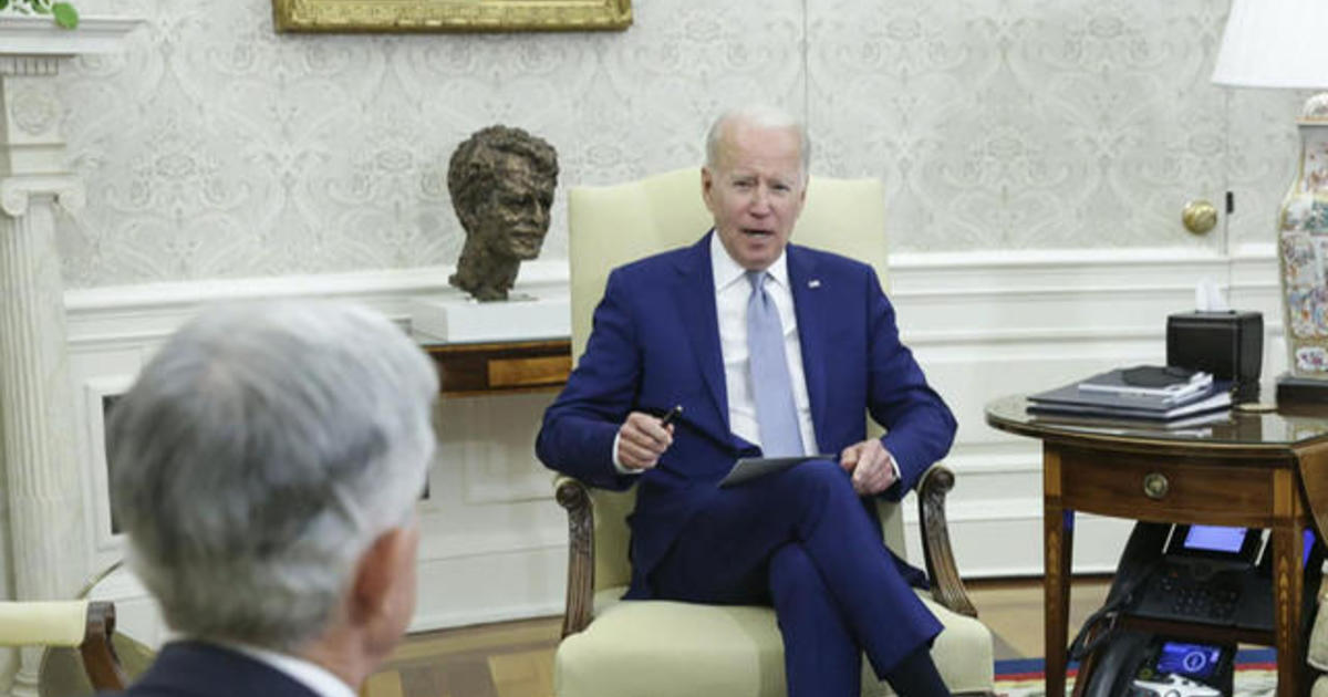 Biden vows to let Fed do its work to fight inflation thumbnail