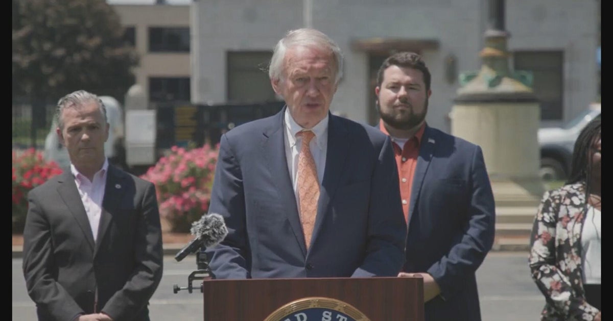 Sen. Markey demands gun safety legislation in speech at Smith & Wesson headquarters - Vimarsana News