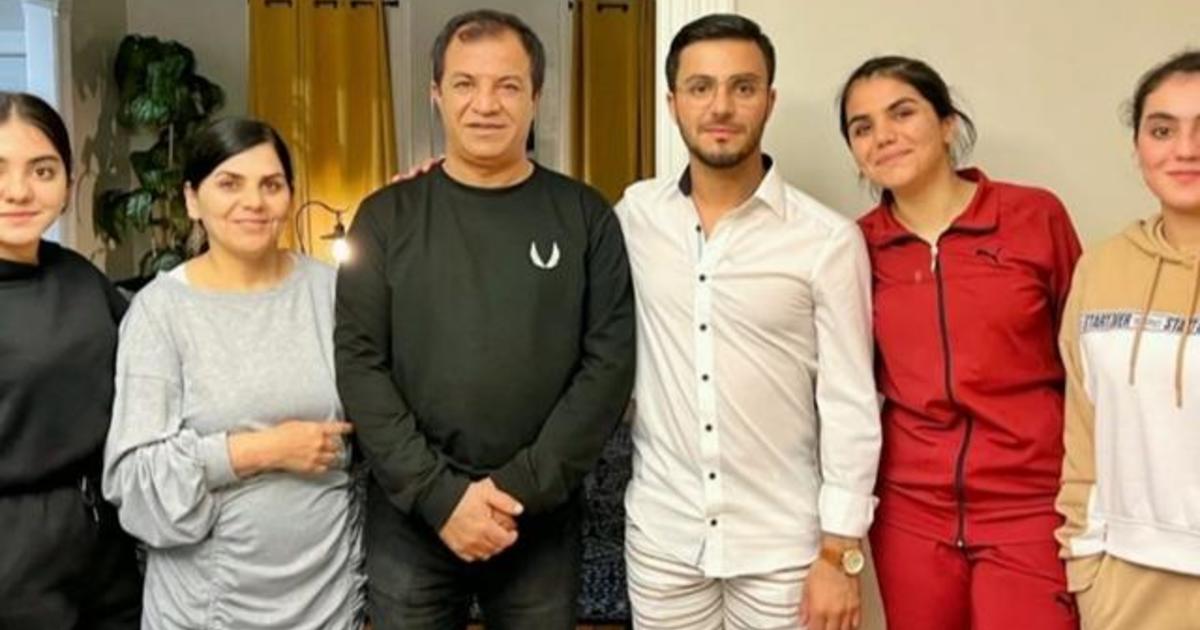 Afghan musician reunites with family after fleeing Taliban thumbnail
